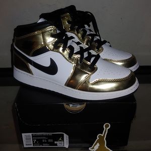 Jordan 1 mid gold size 7m/9w $160 firm